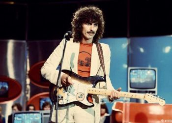 George-Harrison-ballena