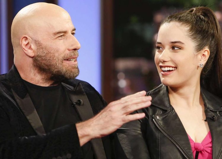 John-bella-Travolta-ballena