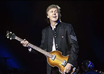 Paul-McCartney-ballena