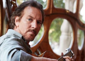 eddi-vedder-Brother-the-cloud-ballena