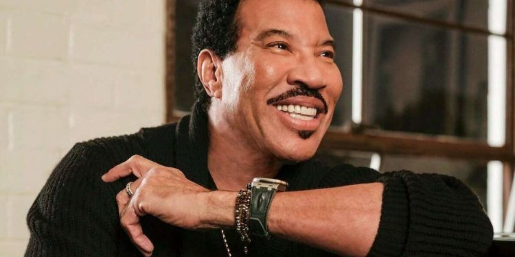 Lionel Richie: Confiesa que por una extraña enfermedad estuvo cerca de perder su voz