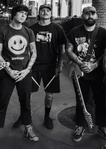 ntegrantes de la banda estadounidense Sleeping With Sirens en su anuncio de concierto en Lima.